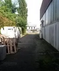 Affitto Capannone in Viale Italia