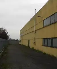 Capannone in Affitto a Robecco sul Naviglio