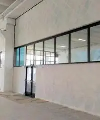 Centro: Affitto Capannone in Via Mario Idiomi