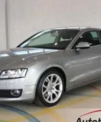 AUDI A5 3.0 TDI AMBITION QUATTRO S-TRONIC 240 CV Cambio automatico + Pad al volante + Navigatore + P AUDI A5 3.0 TDI AMBITION QUATTRO S-TRONIC 240 CV Cambio automatico + Pad al volante + Navigatore + P