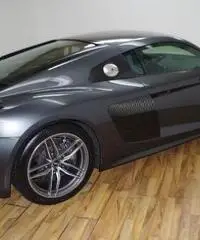 Audi R8 5.2 FSI V10 PLUS S-TRONIC MAGNETICRIDE CARBONIO Audi R8 5.2 FSI V10 PLUS S-TRONIC MAGNETICRIDE CARBONIO