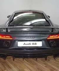 Audi R8 5.2 FSI V10 PLUS S-TRONIC MAGNETICRIDE CARBONIO Audi R8 5.2 FSI V10 PLUS S-TRONIC MAGNETICRIDE CARBONIO