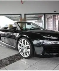 Audi R8 5.2 V10 FSI quattro CARBON CERAMICA S tronic Audi R8 5.2 V10 FSI quattro CARBON CERAMICA S tronic