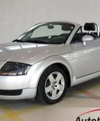 AUDI TT ROADSTER 1.8 T 150 CV Interni in pelle + Sedili riscaldabili + Climatizzatore automatico + R