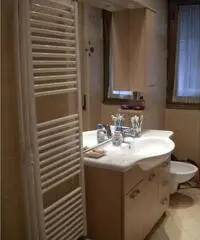 AFFITTASI A STUDENTESSE DUE POSTI LETTO IN CAMERA DOPPIA