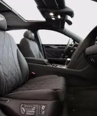Bentley Flying Spur Bentley Flying Spur V8 Mulliner MY15 BENTLEY (Navi Bentley Flying Spur Bentley Flying Spur V8 Mulliner MY15 BENTLEY (Navi