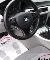 BMW 320 I COUPE' Fari allo Xeno + Climatizzatore bi-zona + Radio cd + BMW 320 I COUPE' Fari allo Xeno + Climatizzatore bi-zona + Radio cd +
