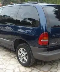 CHRYSLER Voyager 2500*CRD*7posti*Fendi*Cerchi*Occasione* rif. 7009603 CHRYSLER Voyager 2500*CRD*7posti*Fendi*Cerchi*Occasione* rif. 7009603