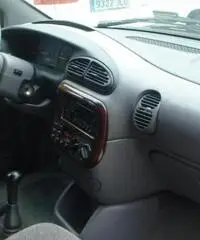 CHRYSLER Voyager 2500*CRD*7posti*Fendi*Cerchi*Occasione* rif. 7009603 CHRYSLER Voyager 2500*CRD*7posti*Fendi*Cerchi*Occasione* rif. 7009603