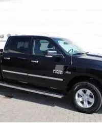 Dodge RAM Dodge RAM SLT Crew Cab sensore pioggia, GPS, USB Dodge RAM Dodge RAM SLT Crew Cab sensore pioggia, GPS, USB