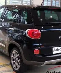 FIAT 500L 1.3 MJT TREKKING Pelle + Bluetooth + Cruise control + Comand FIAT 500L 1.3 MJT TREKKING Pelle + Bluetooth + Cruise control + Comand