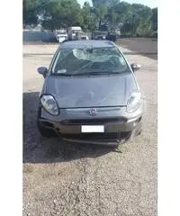 Fiat Grande Punto Evo  1.4 b/metano anno 07-2011 sinistrata Fiat Grande Punto Evo  1.4 b/metano anno 07-2011 sinistrata