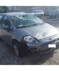 Fiat Grande Punto Evo  1.4 b/metano anno 07-2011 sinistrata Fiat Grande Punto Evo  1.4 b/metano anno 07-2011 sinistrata