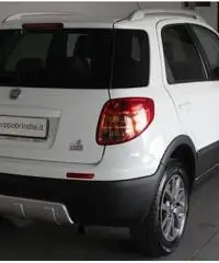 Fiat Sedici 2.0 MJT 4X4 Experience Fiat Sedici 2.0 MJT 4X4 Experience