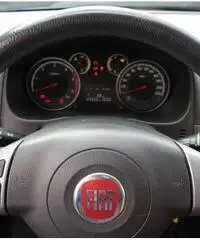 Fiat Sedici 2.0 MJT 4X4 Experience Fiat Sedici 2.0 MJT 4X4 Experience