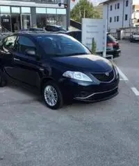Lancia Ypsilon 1.3 MJT 95 CV 5p. S&S Silver