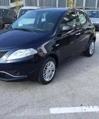 Lancia Ypsilon 1.3 MJT 95 CV 5p. S&S Silver