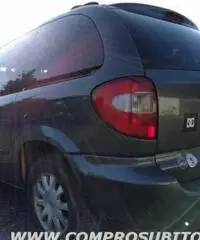 CHRYSLER Grand Voyager 2.5 CRD cat Limited rif. 7196109