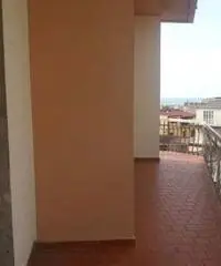 GIOIA TAURO VENDE: Appartamento in Via R. Margherita (zona c