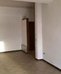GIOIA TAURO VENDE: Appartamento in Via SS 111 (zona strategi