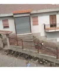 VENDITA CASA SINGOLA SU DUE PIANI CALABRIA VENDITA CASA SINGOLA SU DUE PIANI CALABRIA