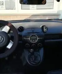 Mazda 2 1.3 16V 75CV 5p. Play