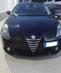 Alfa Romeo Giulietta 1.6 JTDm-2 105 CV Distinctive Alfa Romeo Giulietta 1.6 JTDm-2 105 CV Distinctive