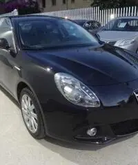 Alfa Romeo Giulietta 1.6 JTDm-2 105 CV Distinctive Alfa Romeo Giulietta 1.6 JTDm-2 105 CV Distinctive