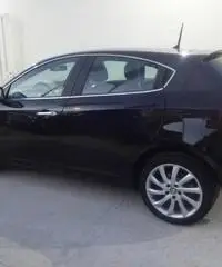 Alfa Romeo Giulietta 1.6 JTDm-2 105 CV Distinctive Alfa Romeo Giulietta 1.6 JTDm-2 105 CV Distinctive