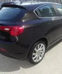 Alfa Romeo Giulietta 1.6 JTDm-2 105 CV Distinctive Alfa Romeo Giulietta 1.6 JTDm-2 105 CV Distinctive