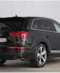 AUDI Q7 3.0 TDI 272 CV quattro tiptronic S-LINE MMI LED rif. 6926876 AUDI Q7 3.0 TDI 272 CV quattro tiptronic S-LINE MMI LED rif. 6926876