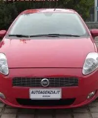 FIAT Grande Punto 1.3 MJT 90 CV 3 porte AUTOMATICA rif. 7196712 FIAT Grande Punto 1.3 MJT 90 CV 3 porte AUTOMATICA rif. 7196712