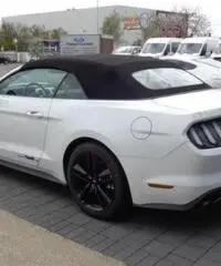 FORD Mustang Convertible 2.3 EcoBoost Automatico - Navi rif. 7150935 FORD Mustang Convertible 2.3 EcoBoost Automatico - Navi rif. 7150935