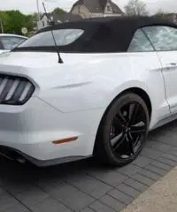 FORD Mustang Convertible 2.3 EcoBoost Automatico - Navi rif. 7150935 FORD Mustang Convertible 2.3 EcoBoost Automatico - Navi rif. 7150935