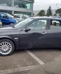 Alfa Romeo 156 alfa romeo 1.9 jtd sportwagon exclusive (2004/06 - 2006/01)