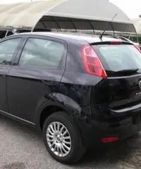 FIAT Punto 1.4 8V 5 porte Natural Power Street rif. 5990013