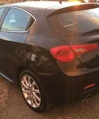 Alfa Romeo Giulietta 2.0 JTDm-2 170 CV exclusive Alfa Romeo Giulietta 2.0 JTDm-2 170 CV exclusive