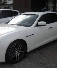 MASERATI Ghibli 3.0 Diesel 275 CV 