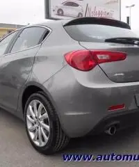 ALFA ROMEO Giulietta 1.6 JTDm-2 120CV EU6 Distinctive rif. 7158585 ALFA ROMEO Giulietta 1.6 JTDm-2 120CV EU6 Distinctive rif. 7158585
