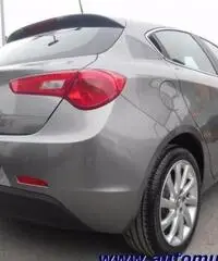 ALFA ROMEO Giulietta 1.6 JTDm-2 120CV EU6 Distinctive rif. 7158585 ALFA ROMEO Giulietta 1.6 JTDm-2 120CV EU6 Distinctive rif. 7158585