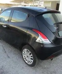 LANCIA Ypsilon 1.2 69 CV 5 porte Silver