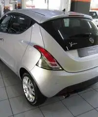 LANCIA Ypsilon 1.2 69 CV 5 porte Gold