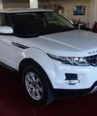 LAND ROVER Range Rover Evoque 2.2 TD4 5p. Pure