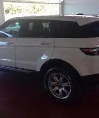 LAND ROVER Range Rover Evoque 2.2 TD4 5p. Pure