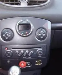 RENAULT Clio 1.2 16V 3 porte Le Iene
