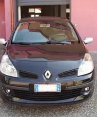 RENAULT Clio 1.2 16V 3 porte Le Iene RENAULT Clio 1.2 16V 3 porte Le Iene