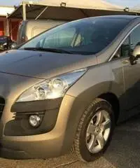 Peugeot 3008 1.6 HDi 110CV cambio robotizzato Tendance