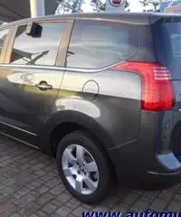 PEUGEOT 5008 1.6BlueHDi 120 S&S Business PEUGEOT 5008 1.6BlueHDi 120 S&S Business