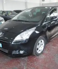 PEUGEOT 5008 1.6 HDi 112CV Business - Leggi Descrizione - PEUGEOT 5008 1.6 HDi 112CV Business - Leggi Descrizione -