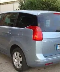 PEUGEOT 5008 1.6 HDi 112CV Autom. Nav+Tetto Tecno PEUGEOT 5008 1.6 HDi 112CV Autom. Nav+Tetto Tecno